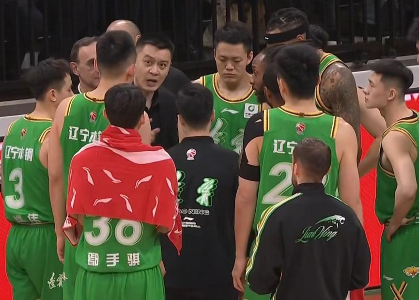 多多28平台-辽宁男篮7分险胜新疆，赵继伟复出首秀24+7，伊力福拉提21分！